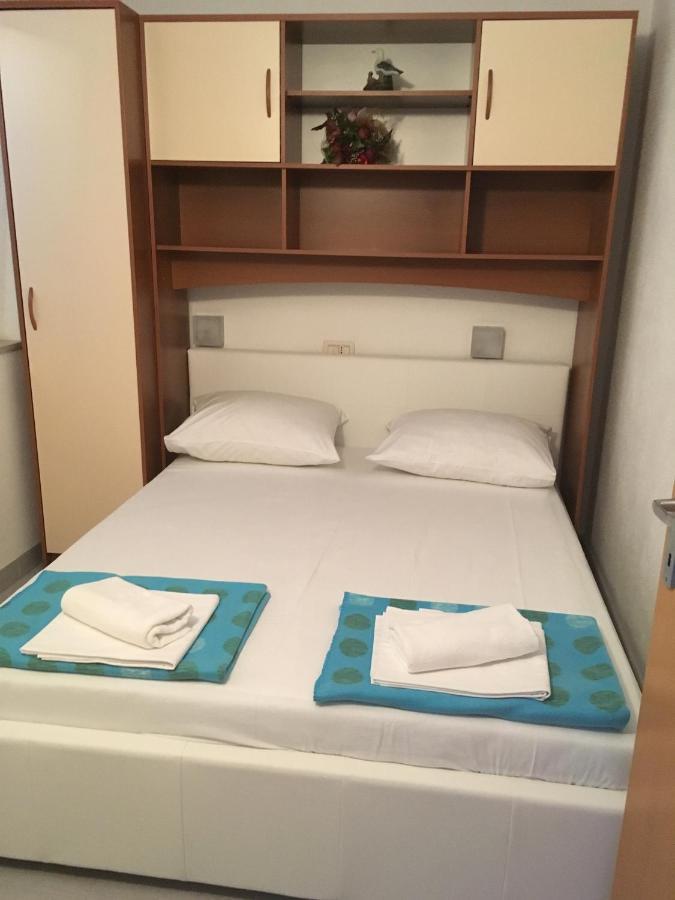Apartments By The Sea Promajna, Makarska - 2673 Buitenkant foto